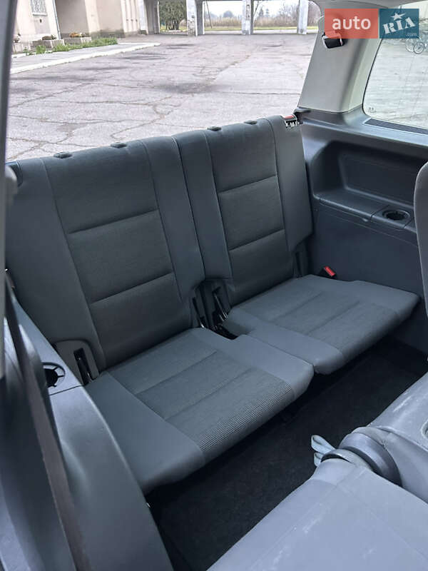 Минивэн Volkswagen Touran 2009 в Золотоноше