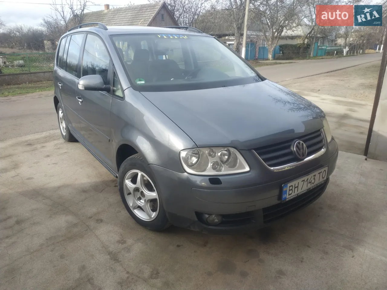 Авто рік як пригнане з Німеччини, кожного дня в ходу, мотор та коробка працюють без нарікань. Є кілька місць по кузову де проступає іржа. В цілому гарний автомобіль, салон трансформер дуже місткий