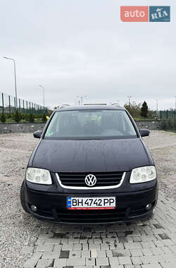 Минивэн Volkswagen Touran 2003 в Южном