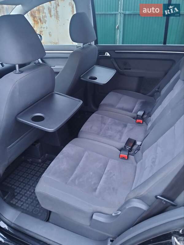 Минивэн Volkswagen Touran 2011 в Львове