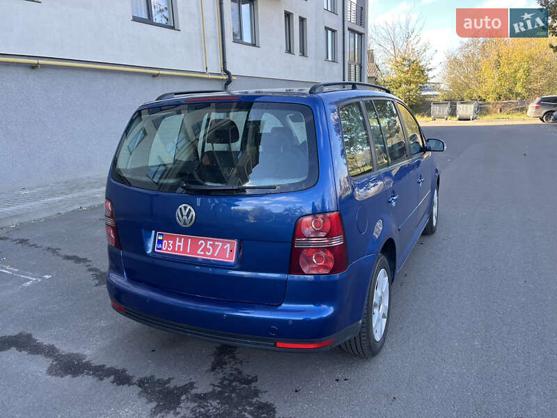 Минивэн Volkswagen Touran 2008 в Сарнах
