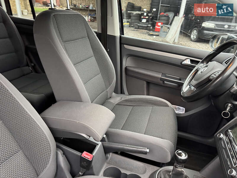 Минивэн Volkswagen Touran 2011 в Луцке фото 19 Минивэн Volkswagen Touran 2011 в Луцке