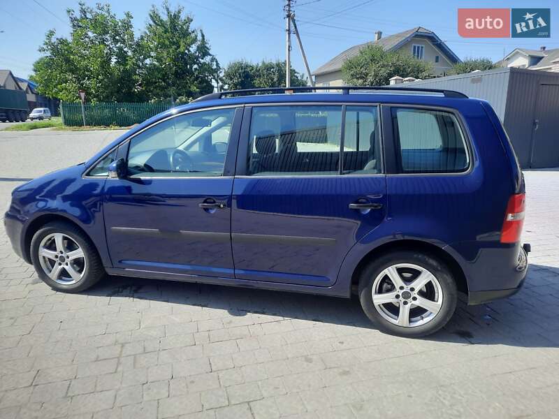 Минивэн Volkswagen Touran 2003 в Ивано-Франковске