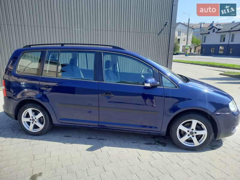 Минивэн Volkswagen Touran 2003 в Ивано-Франковске