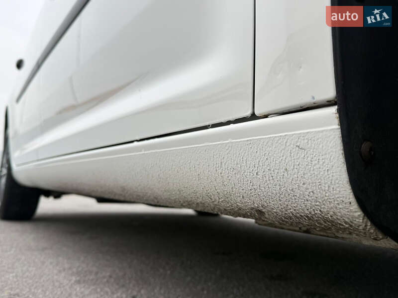 Минивэн Volkswagen Touran 2008 в Виннице