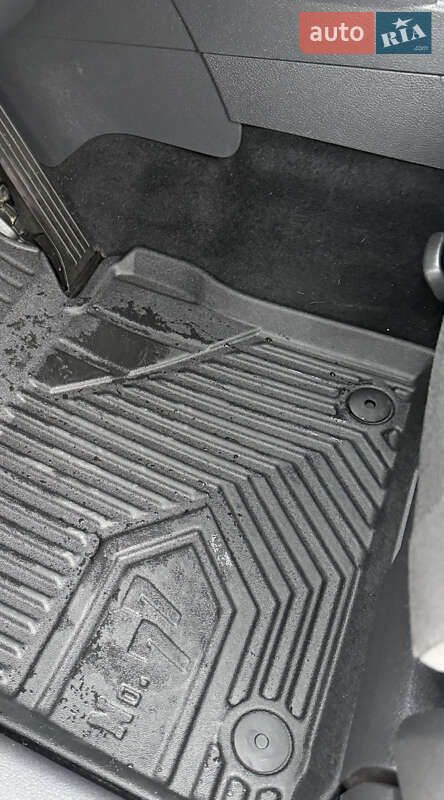 Минивэн Volkswagen Touran 2008 в Виннице