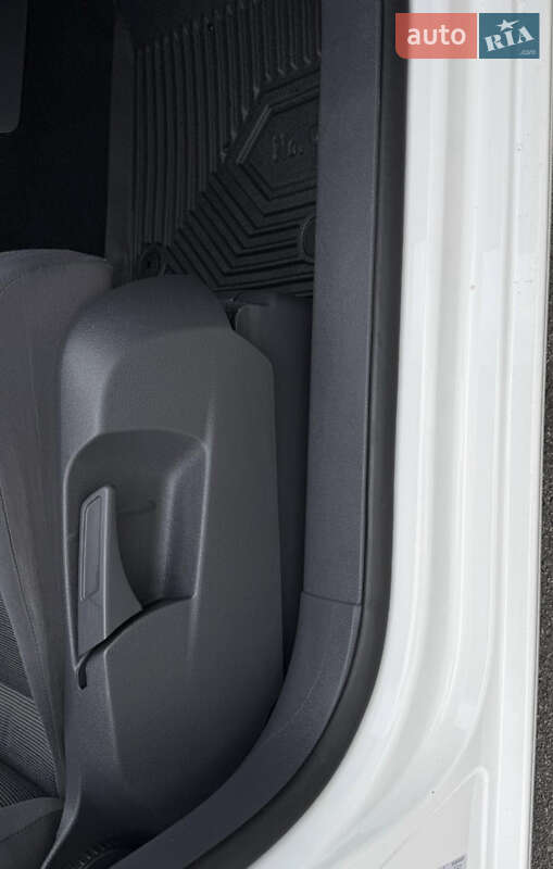 Минивэн Volkswagen Touran 2008 в Виннице