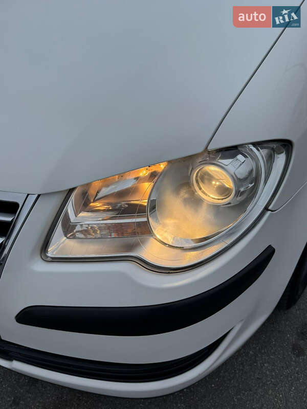 Минивэн Volkswagen Touran 2008 в Виннице