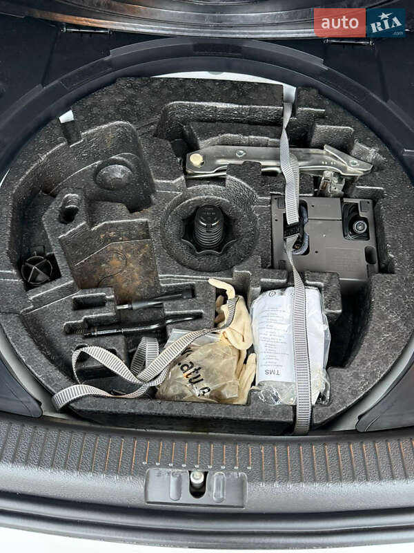 Минивэн Volkswagen Touran 2008 в Виннице