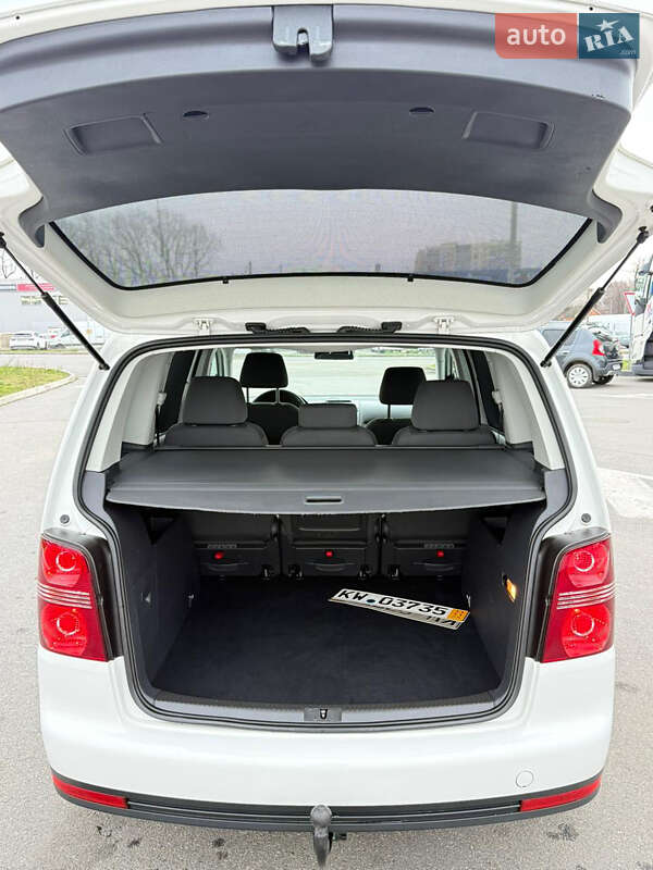 Минивэн Volkswagen Touran 2008 в Виннице