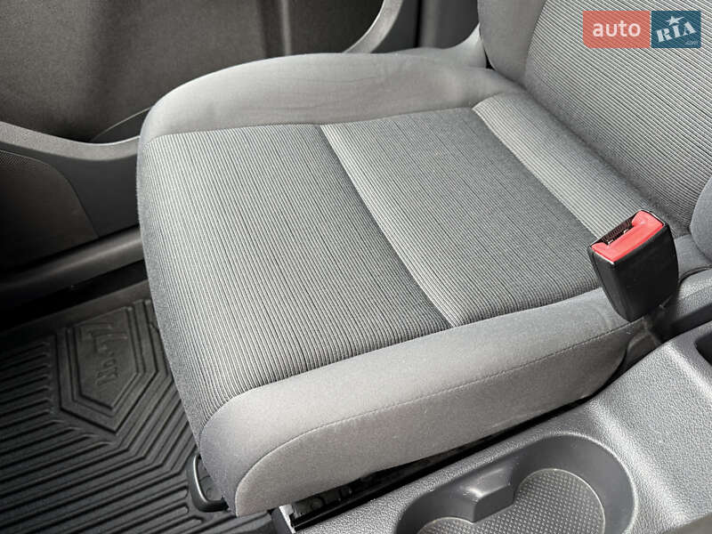 Минивэн Volkswagen Touran 2008 в Виннице