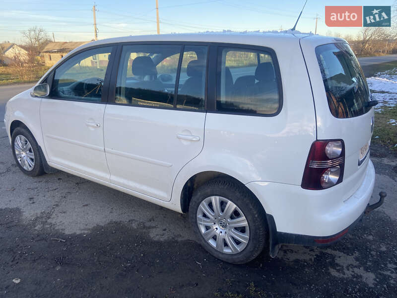 Минивэн Volkswagen Touran 2009 в Косове