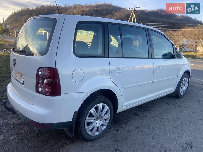 Минивэн Volkswagen Touran 2009 в Косове