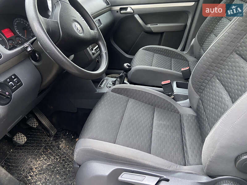 Минивэн Volkswagen Touran 2009 в Косове