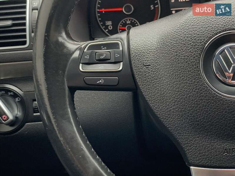 Мінівен Volkswagen Touran 2011 в Бердичеві