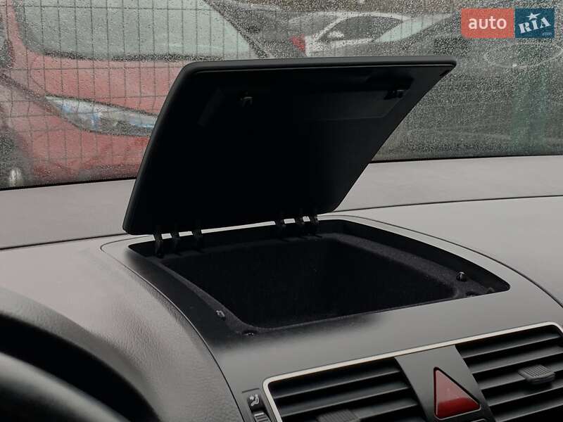 Мінівен Volkswagen Touran 2011 в Бердичеві