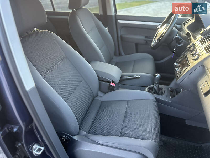 Минивэн Volkswagen Touran 2014 в Ровно