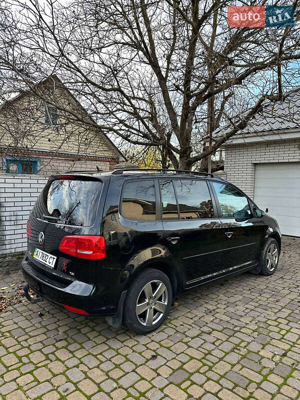 Минивэн Volkswagen Touran 2011 в Василькове