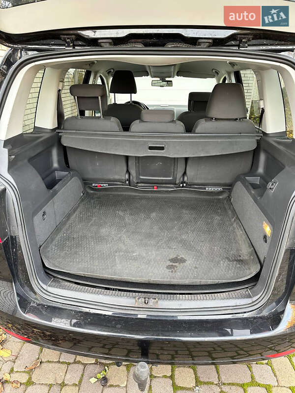 Минивэн Volkswagen Touran 2011 в Василькове