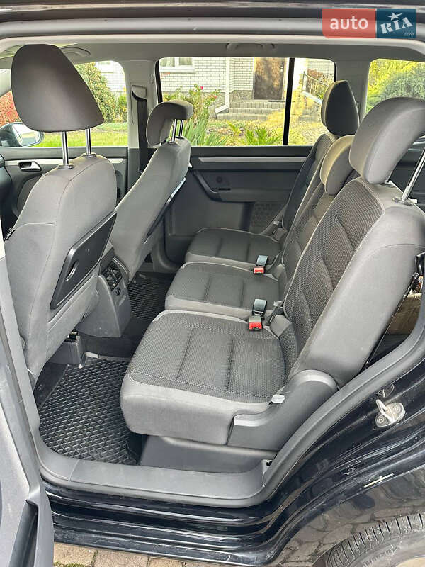 Минивэн Volkswagen Touran 2011 в Василькове