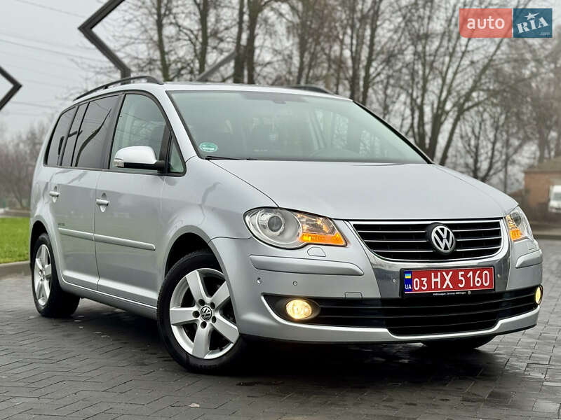 Мінівен Volkswagen Touran 2009 в Лубнах