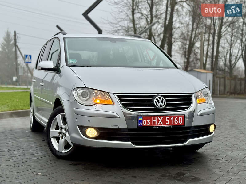 Мінівен Volkswagen Touran 2009 в Лубнах