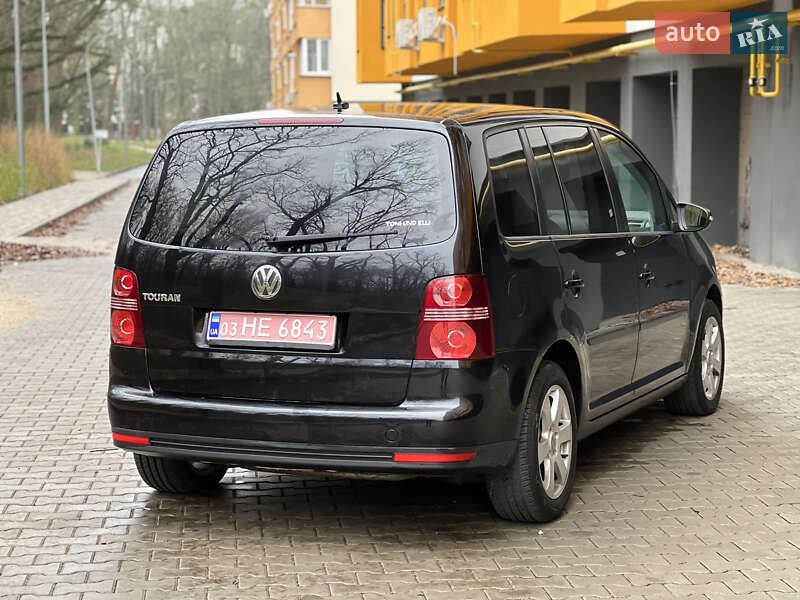 Минивэн Volkswagen Touran 2009 в Виннице