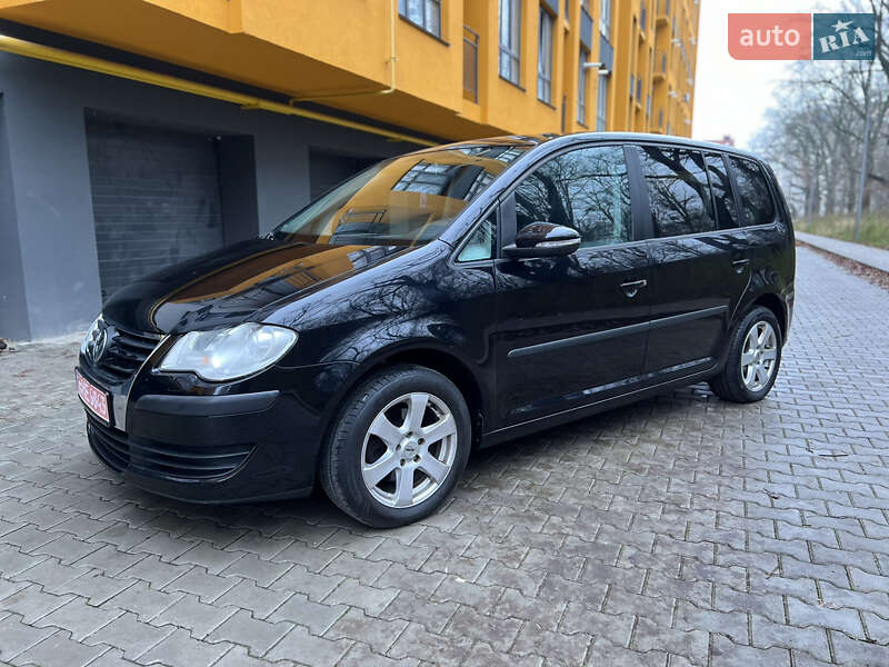 Минивэн Volkswagen Touran 2009 в Виннице