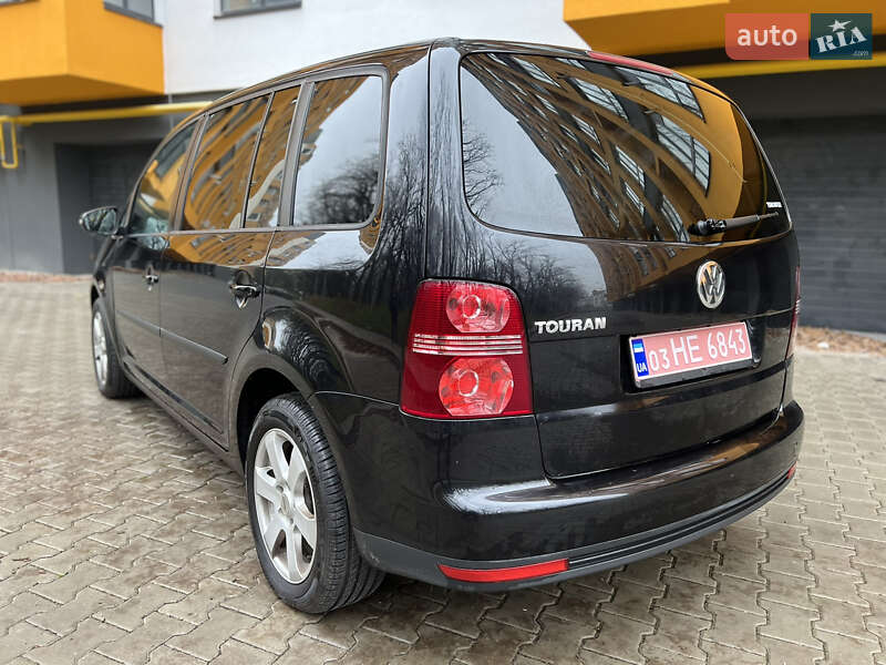 Минивэн Volkswagen Touran 2009 в Виннице