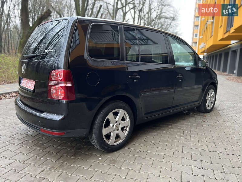 Минивэн Volkswagen Touran 2009 в Виннице