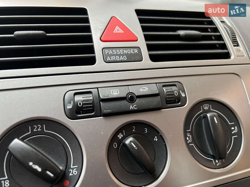 Минивэн Volkswagen Touran 2009 в Виннице