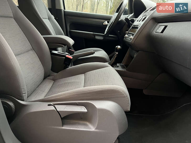 Минивэн Volkswagen Touran 2009 в Виннице