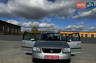 Минивэн Volkswagen Touran 2004 в Нововолынске