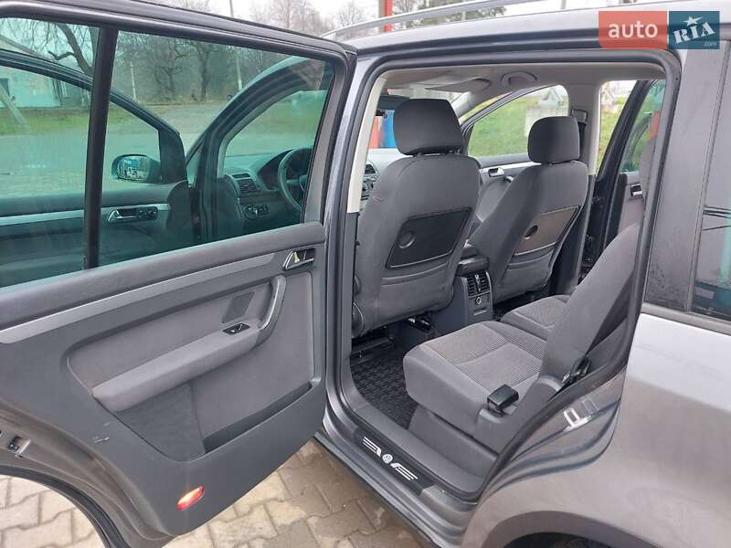 Мінівен Volkswagen Touran 2005 в Сторожинці фото 17 Мінівен Volkswagen Touran 2005 в Сторожинці