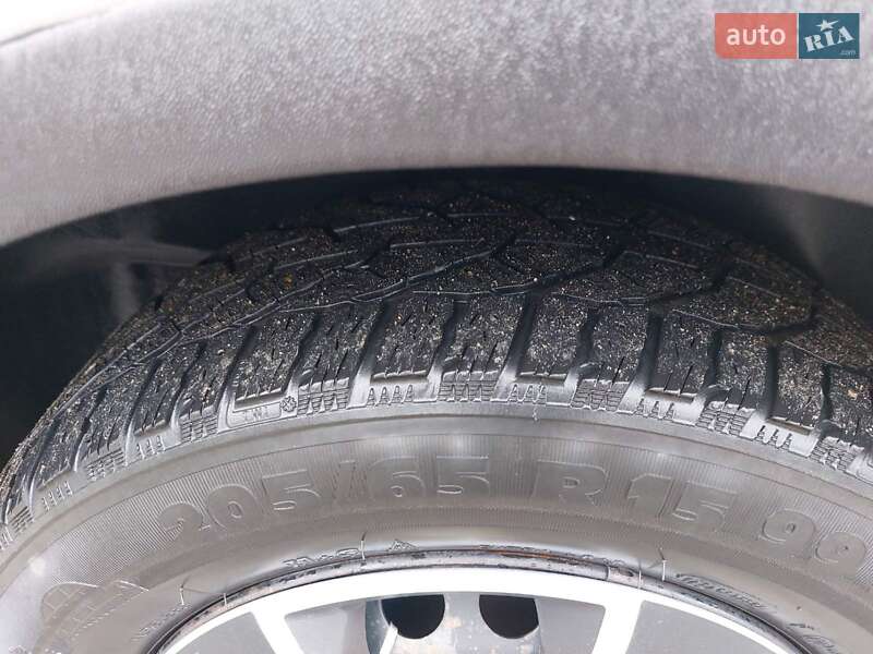 Мінівен Volkswagen Touran 2005 в Сторожинці фото 26 Мінівен Volkswagen Touran 2005 в Сторожинці