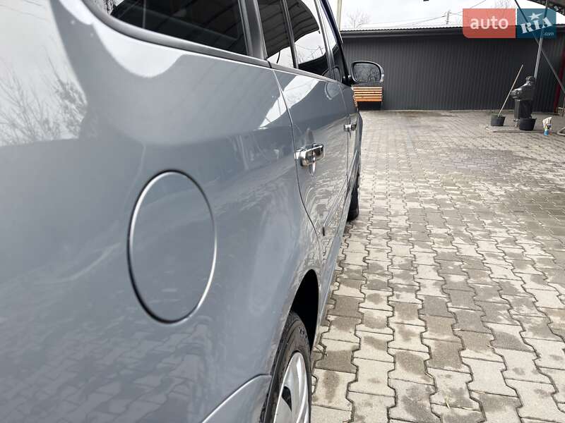 Минивэн Volkswagen Touran 2004 в Черновцах фото 29 Минивэн Volkswagen Touran 2004 в Черновцах