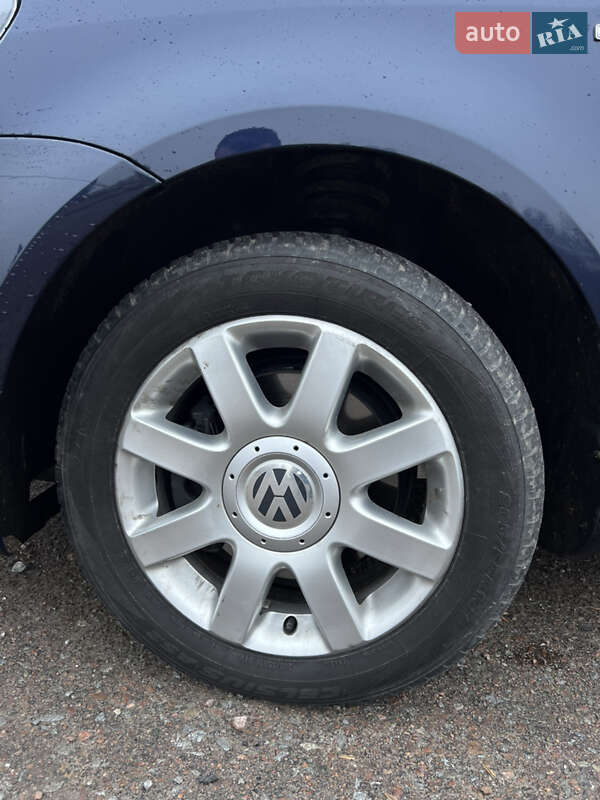 Мінівен Volkswagen Touran 2012 в Рівному