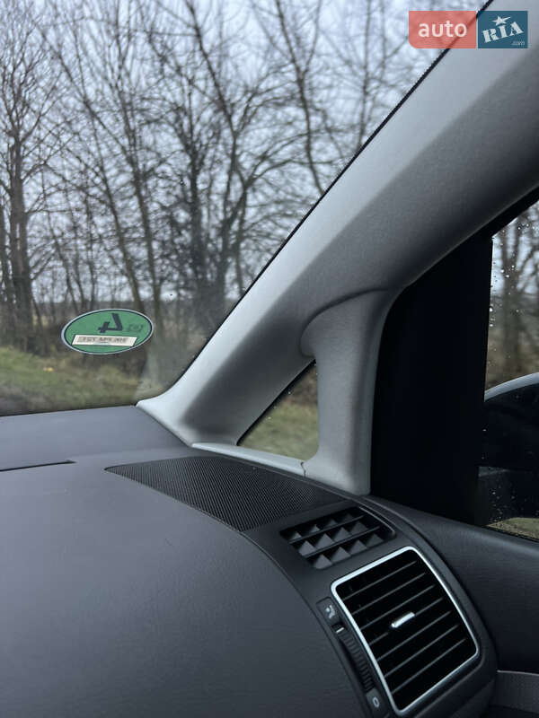 Мінівен Volkswagen Touran 2012 в Рівному