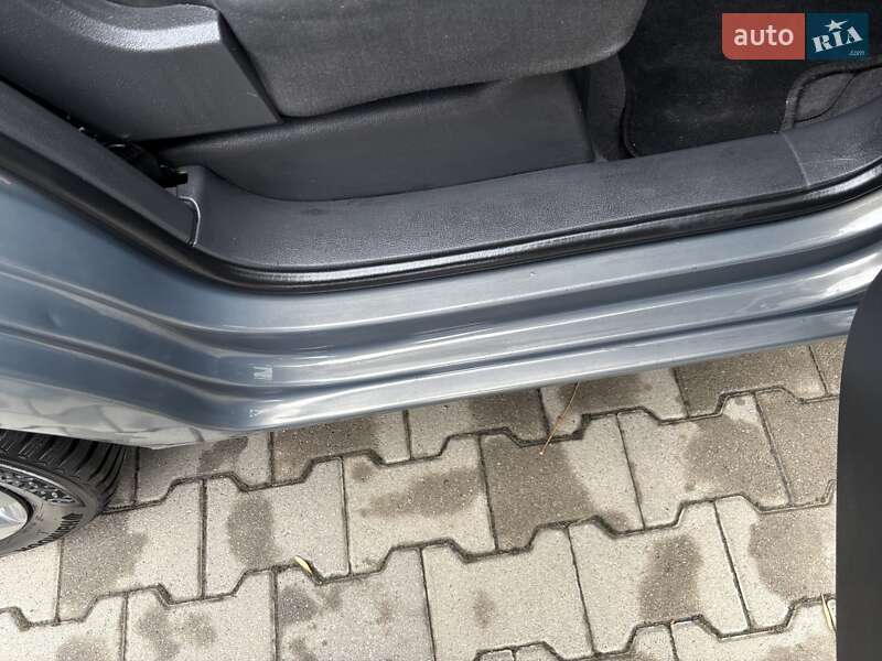 Минивэн Volkswagen Touran 2004 в Черновцах фото 49 Минивэн Volkswagen Touran 2004 в Черновцах