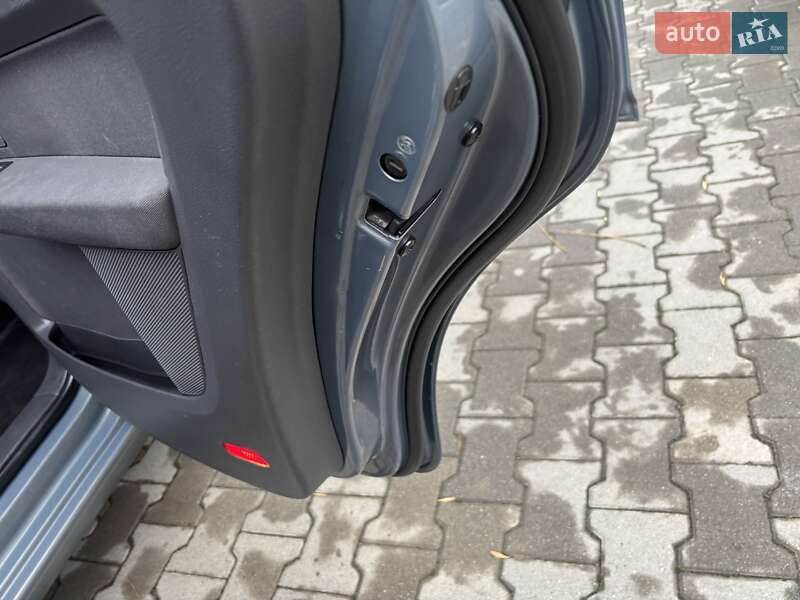 Минивэн Volkswagen Touran 2004 в Черновцах фото 51 Минивэн Volkswagen Touran 2004 в Черновцах