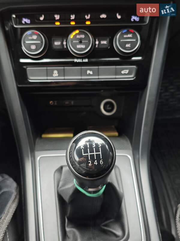 Микровэн Volkswagen Touran 2016 в Славуте