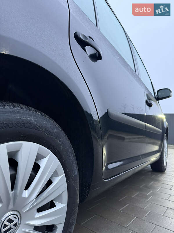 Минивэн Volkswagen Touran 2003 в Каменец-Подольском фото 10 Минивэн Volkswagen Touran 2003 в Каменец-Подольском