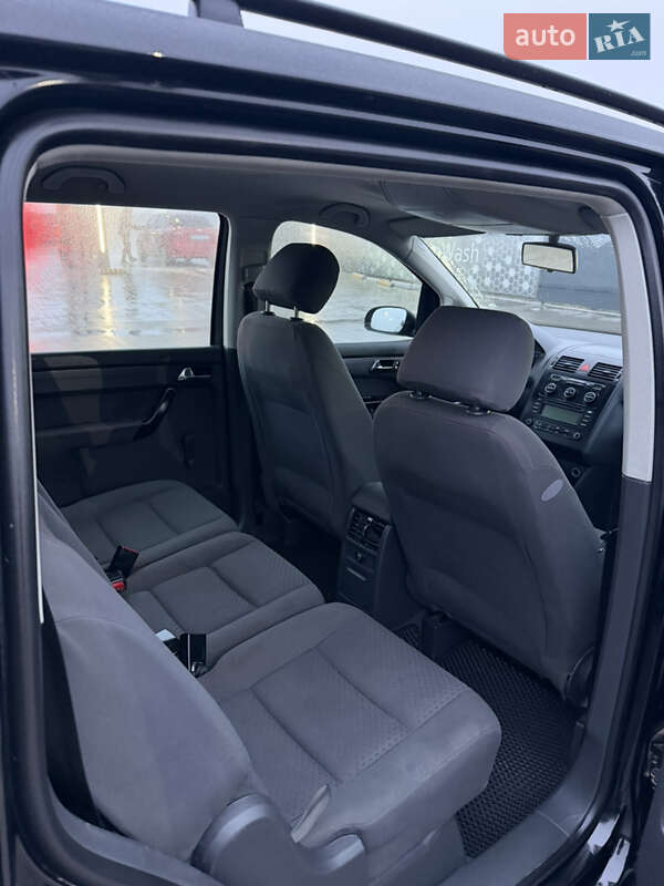 Минивэн Volkswagen Touran 2003 в Каменец-Подольском фото 21 Минивэн Volkswagen Touran 2003 в Каменец-Подольском