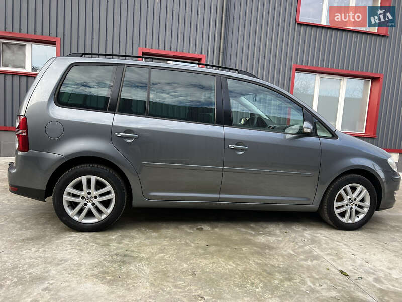 Минивэн Volkswagen Touran 2007 в Лубнах