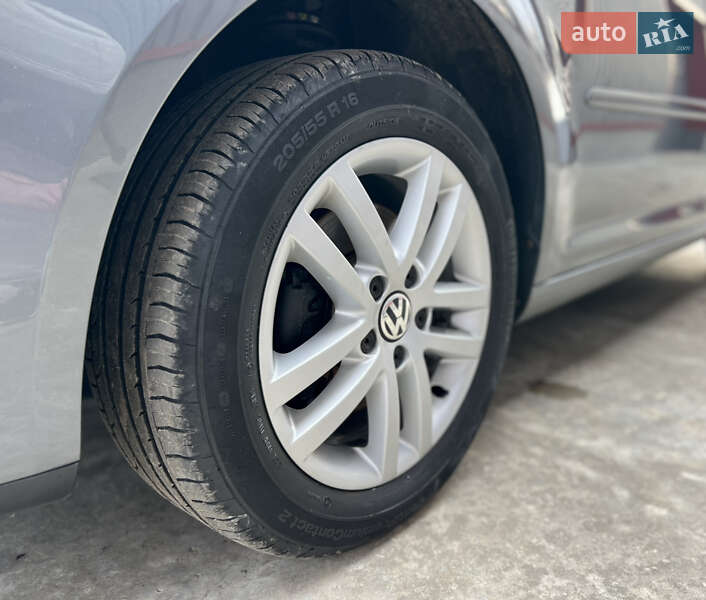 Минивэн Volkswagen Touran 2007 в Лубнах