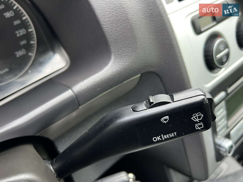 Минивэн Volkswagen Touran 2007 в Лубнах