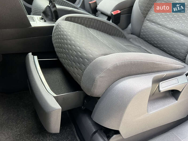 Минивэн Volkswagen Touran 2007 в Лубнах