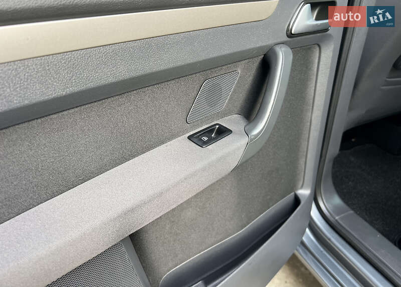 Минивэн Volkswagen Touran 2007 в Лубнах