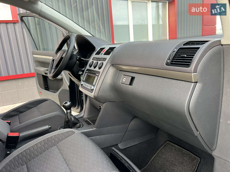 Минивэн Volkswagen Touran 2007 в Лубнах