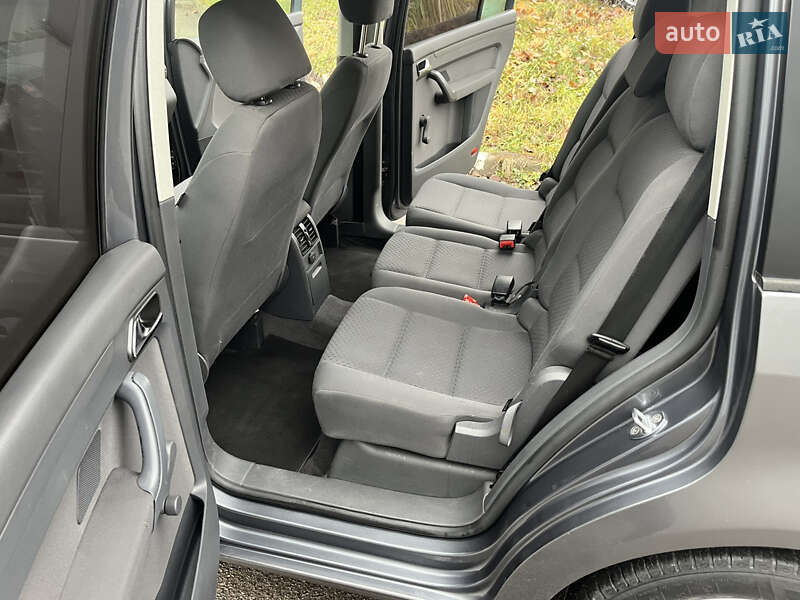 Минивэн Volkswagen Touran 2006 в Луцке фото 16 Минивэн Volkswagen Touran 2006 в Луцке